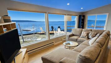 Smart TV, fireplace, video games, DVD player