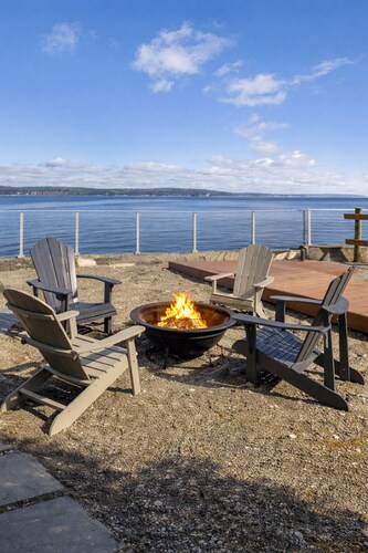 Hot Tub I Whale Watch I King Bed I Dogs OK