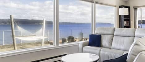 Smart-tv, eldstad, tv-spel och dvd-spelare