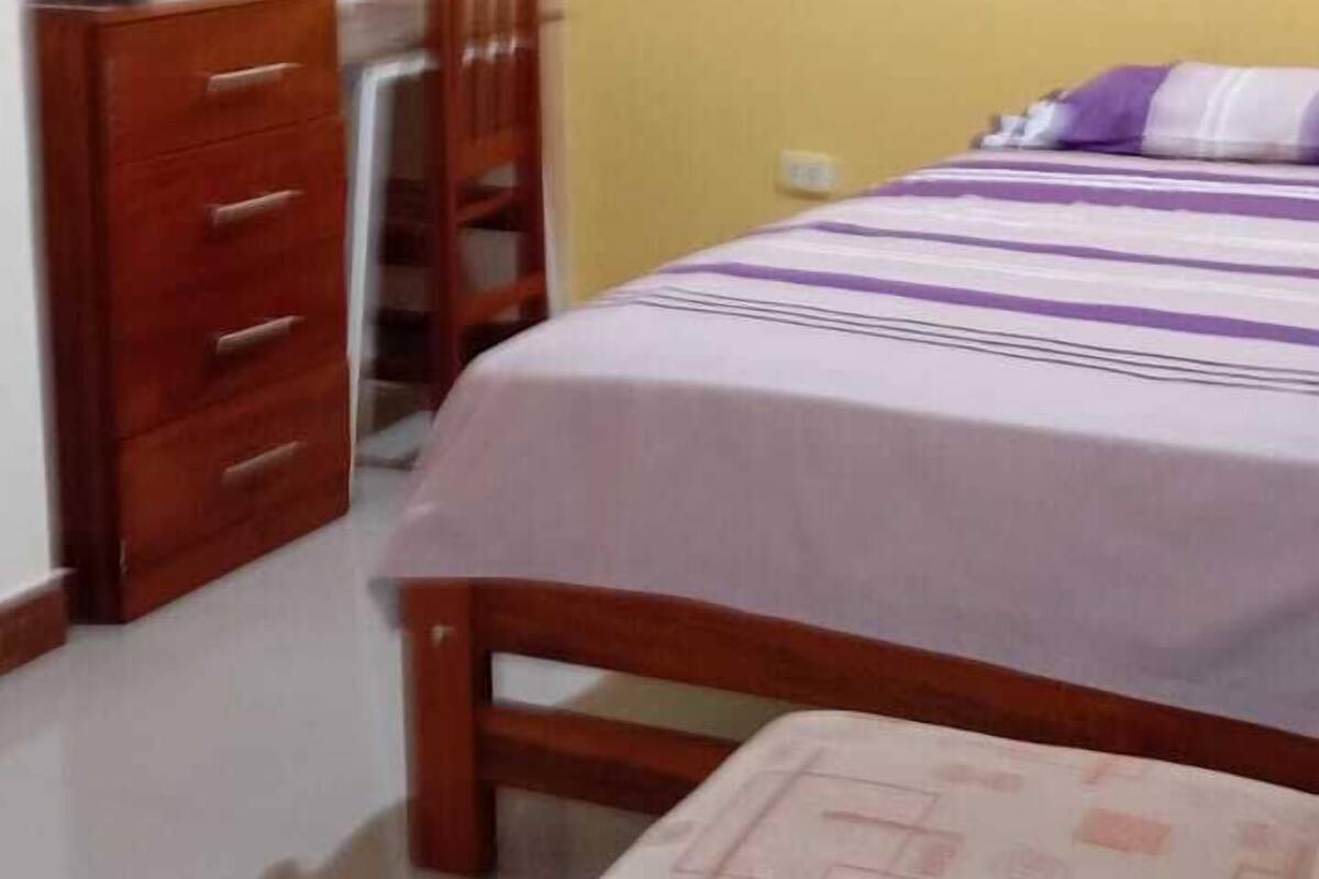 Basic Double Room | Laptop workspace, WiFi (free)