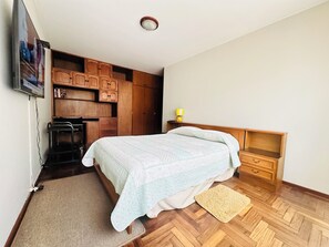 1 bedroom, desk, iron/ironing board, WiFi