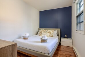 4 chambres, bureau, fer et planche à repasser, accès au Wi-Fi (inclus)