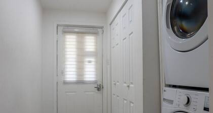 Stylish 3BR in the heart of Downtown Montreal