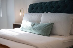3 slaapkamers, een strijkplank/strijkijzer, gratis wifi, beddengoed