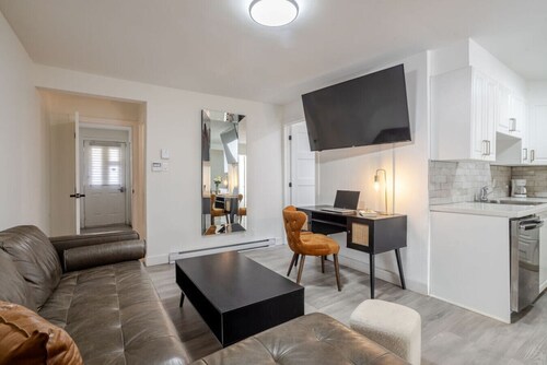 Stylish 3BR in the heart of Downtown Montreal
