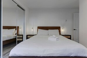 3 dormitorios, tabla de planchar con plancha, wifi gratis y ropa de cama