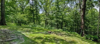 Private guest suite- Sleep & Bike, UPDATED!