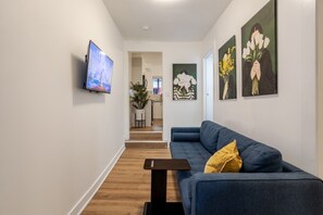 Smart TV - Comfortable 3BR Getaway in Central Montreal (Montréal)