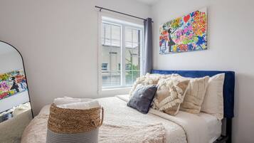 3 bedrooms, desk, iron/ironing board, free WiFi