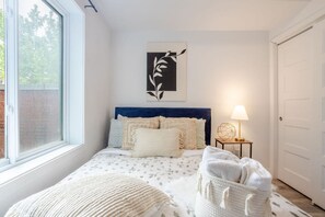 1 habitación, escritorio, tabla de planchar con plancha y wifi gratis
