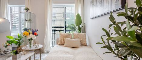 3 bedrooms, desk, iron/ironing board, free WiFi