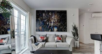 Griffintown Jewel | Stylish & Spacious