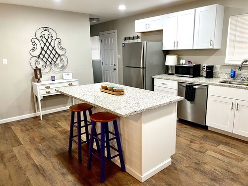 The Purple House | Cozy Near TSU