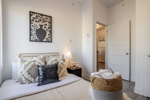 Bright & Beautiful 3 Bedroom in Griffintown