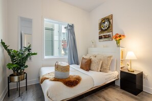 3 bedrooms, desk, iron/ironing board, free WiFi
