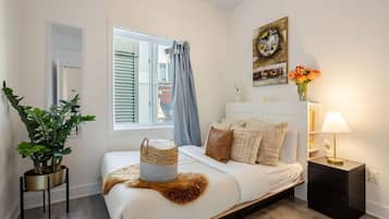 3 habitaciones, escritorio, tabla de planchar con plancha y wifi gratis