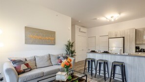 Unclassified image, 4 of 19, button - Chic and Spacious 3 Bedrooms in Griffintown (Montréal)