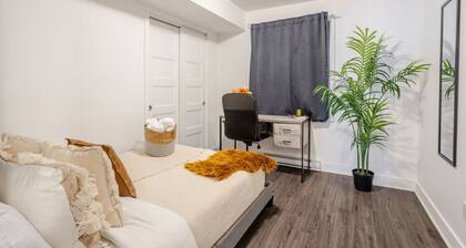 Amazing 4 Bedroom Unit in Downtown