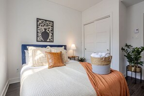 4 bedrooms, desk, iron/ironing board, free WiFi