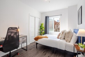 4 habitaciones, escritorio, tabla de planchar con plancha y wifi gratis 