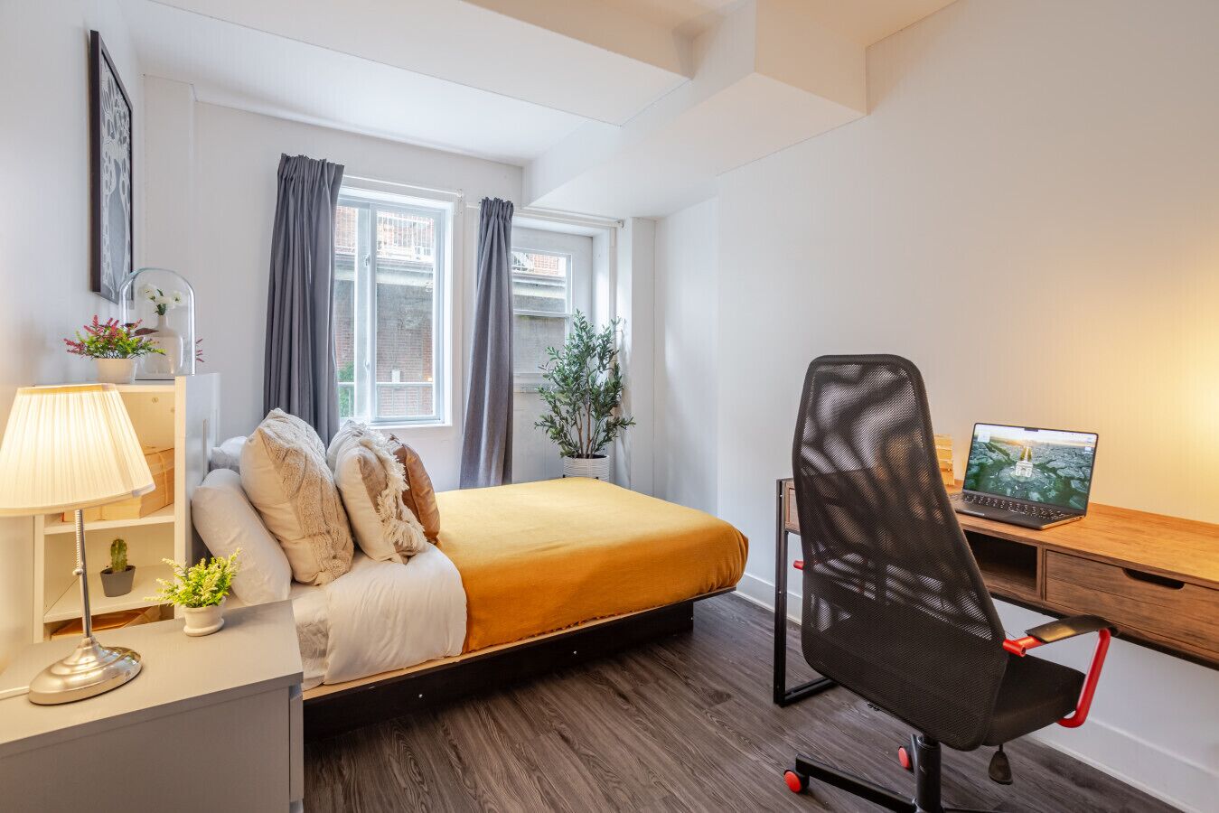 4 Schlafzimmer, Schreibtisch, Bügeleisen/Bügelbrett, kostenloses WLAN