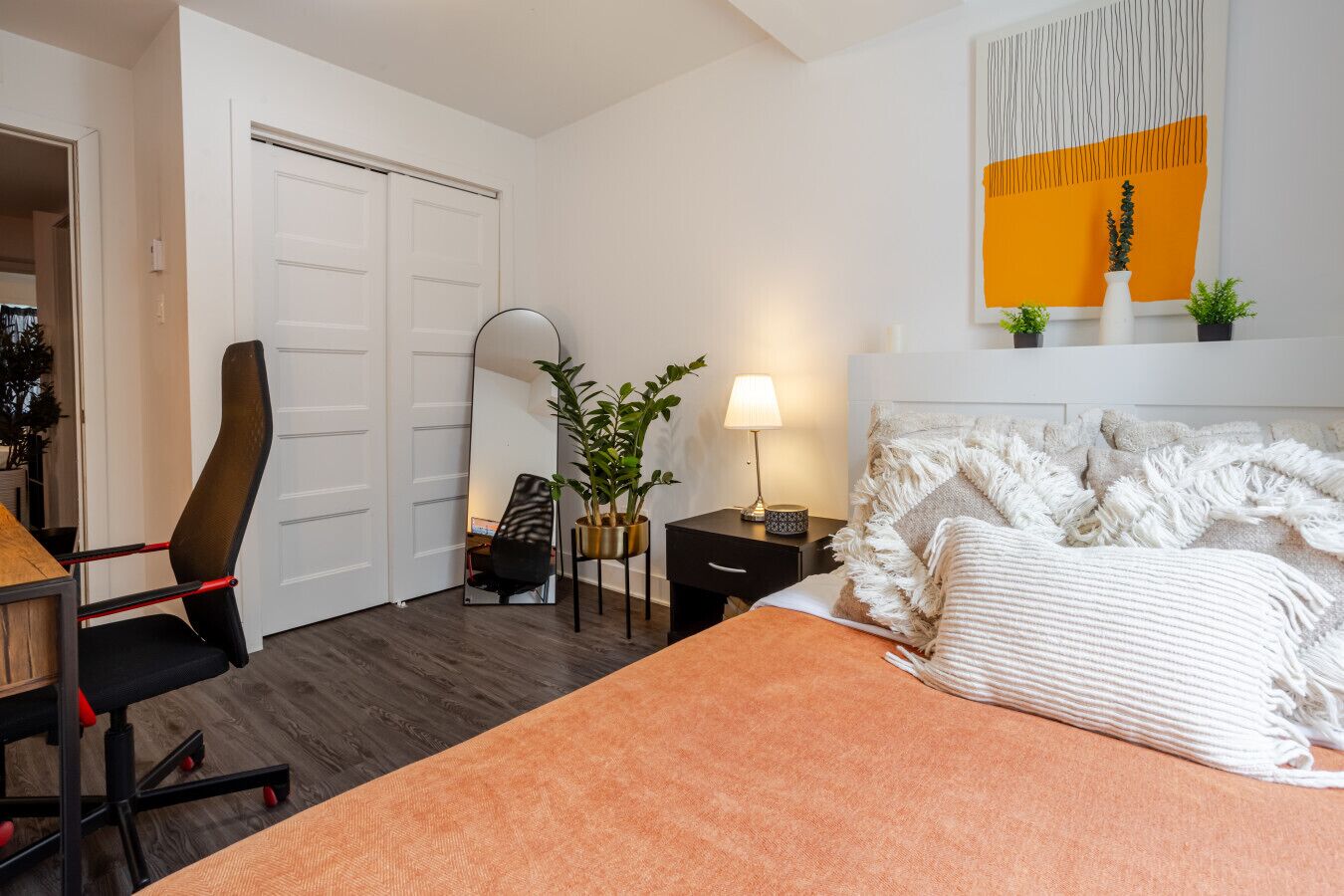 4 bedrooms, desk, iron/ironing board, free WiFi