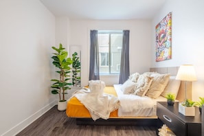 4 habitaciones, escritorio, tabla de planchar con plancha y wifi gratis