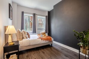 4 bedrooms, desk, iron/ironing board, free WiFi
