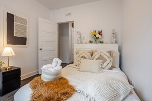 4 bedrooms, desk, iron/ironing board, free WiFi
