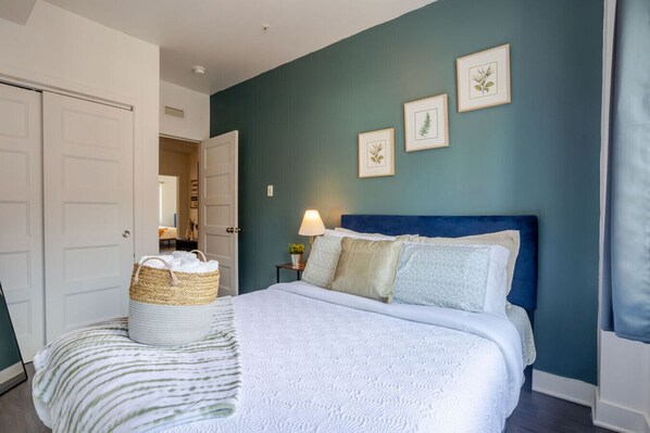 4 bedrooms, desk, iron/ironing board, free WiFi