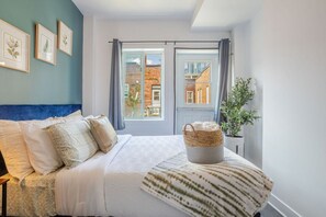 4 bedrooms, desk, iron/ironing board, free WiFi - Wonderful 4 BR Home in the heart of Downtown (Montréal)