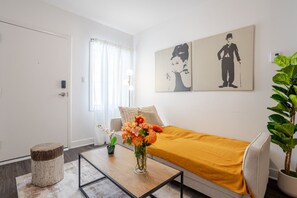 4 bedrooms, desk, iron/ironing board, free WiFi