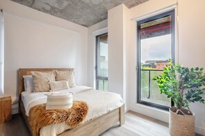 2 bedrooms, desk, iron/ironing board, free WiFi