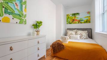 4 bedrooms, desk, iron/ironing board, free WiFi