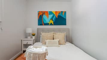 4 slaapkamers, een bureau, een strijkplank/strijkijzer, gratis wifi