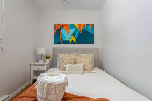 4 bedrooms, desk, iron/ironing board, free WiFi