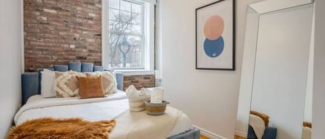 4 bedrooms, desk, iron/ironing board, free WiFi