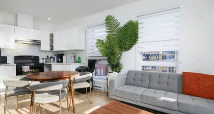 Contemporary 2BR Retreat in MTL`s Gay Village