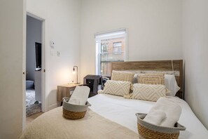 2 bedrooms, iron/ironing board, free WiFi, bed sheets