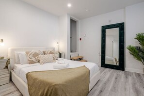 2 dormitorios, tabla de planchar con plancha, wifi gratis y ropa de cama