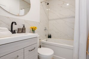 Hårtørrer, håndklæder