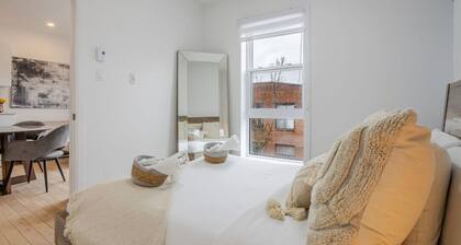 Outstanding 1BR |Downtown +steps to metro staion