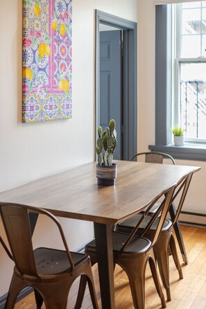 Dining - Prime Location | Charming 4BR in Downtown MTL (Montréal)