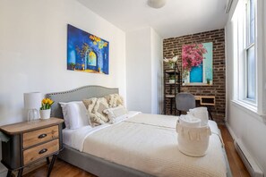 4 bedrooms, desk, iron/ironing board, free WiFi - Prime Location | Gorgeous 4BR Downtown MTL (Montréal)