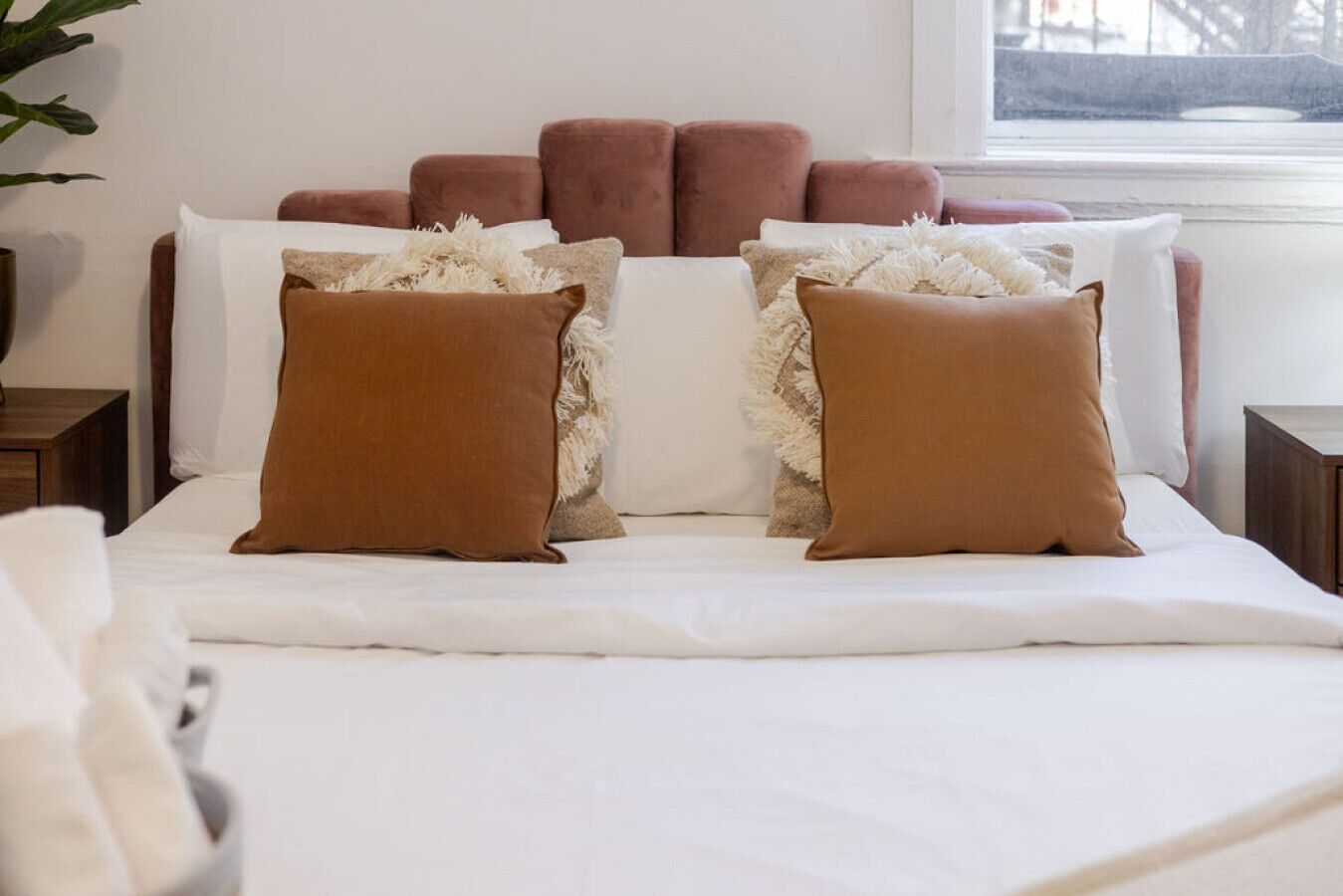 3 bedrooms, desk, iron/ironing board, free WiFi