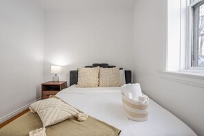 3 Schlafzimmer, Schreibtisch, Bügeleisen/Bügelbrett, kostenloses WLAN