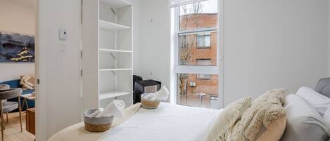 1 室のベッドルーム、アイロン / アイロン台、WiFi (無料)、ベッドシーツ