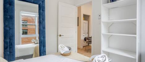 1 chambre, fer et planche à repasser, Wi-Fi gratuit, draps fournis