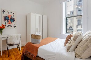 3 bedrooms, desk, iron/ironing board, free WiFi