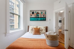 3 makuuhuonetta, työpöytä, silitysrauta/-lauta, ilmainen Wi-Fi